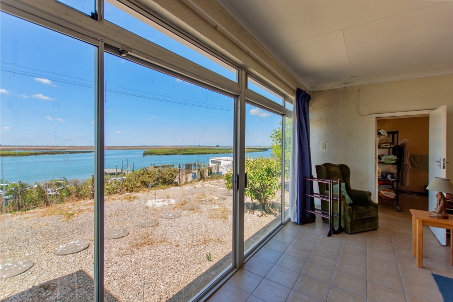 5 Bedroom Property for Sale in Velddrif Western Cape